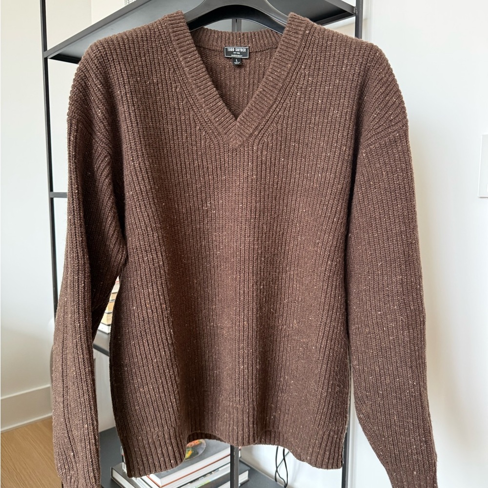 Todd Snyder Men's V-Neck Brown Sweater